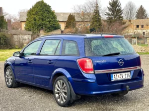 Opel Astra H (3)