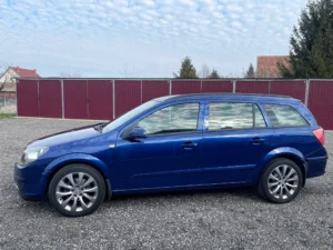 Opel Astra H (10)