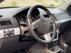 Opel Astra H (13)
