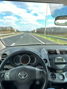 TOYOTA RAV4 KVL (2)