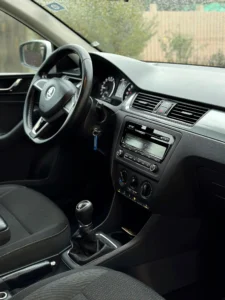 Skoda Rapid 2015-4 (8)
