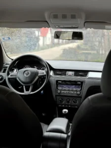 Skoda Rapid 2015-4 (12)