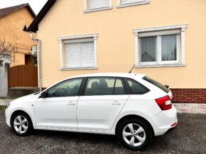 Skoda Rapid 2015-4 (15)