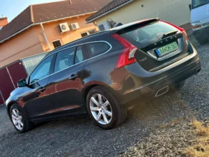 VOLVO V60 D6 HIBRID (1)