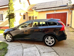 VOLVO V60 D6 HIBRID (14)