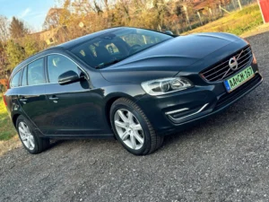 VOLVO V60 D6 HIBRID (9)