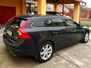 VOLVO V60 D6 HIBRID (10)