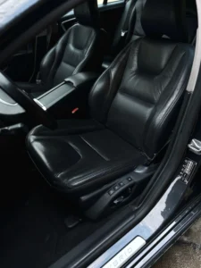 VOLVO V60 D6 HIBRID (7)