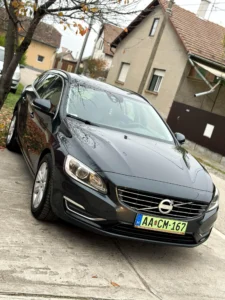 VOLVO V60 D6 HIBRID (15)