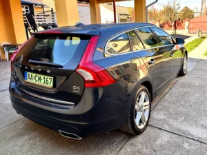 VOLVO V60 D6 HIBRID (16)